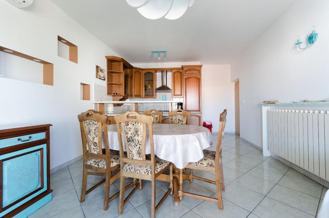 Banjol Apartments Slavica R מראה חיצוני תמונה