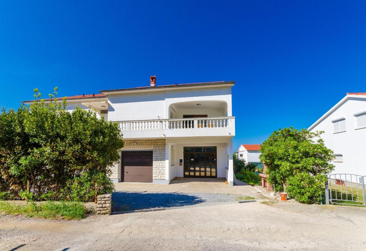 Banjol Apartments Slavica R מראה חיצוני תמונה