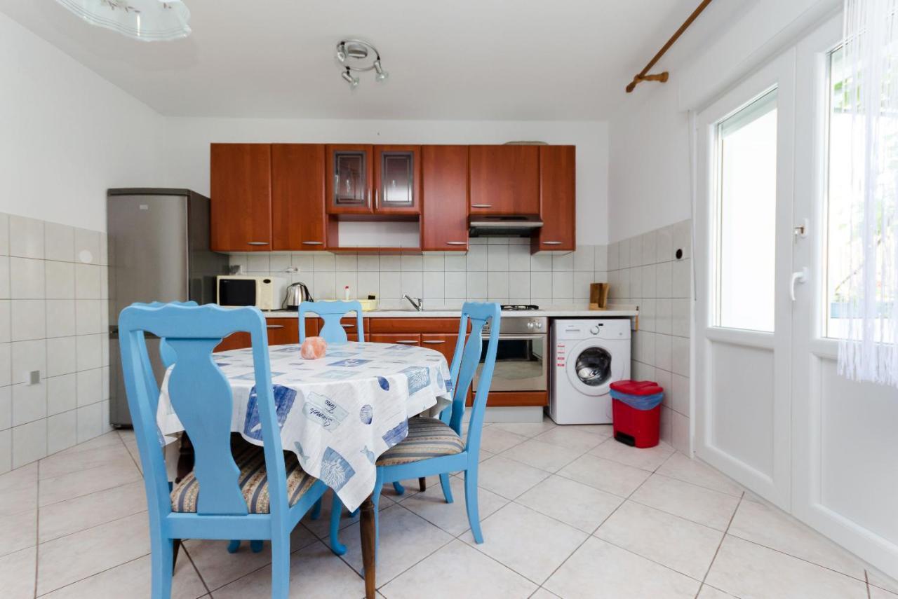 Banjol Apartments Slavica R מראה חיצוני תמונה