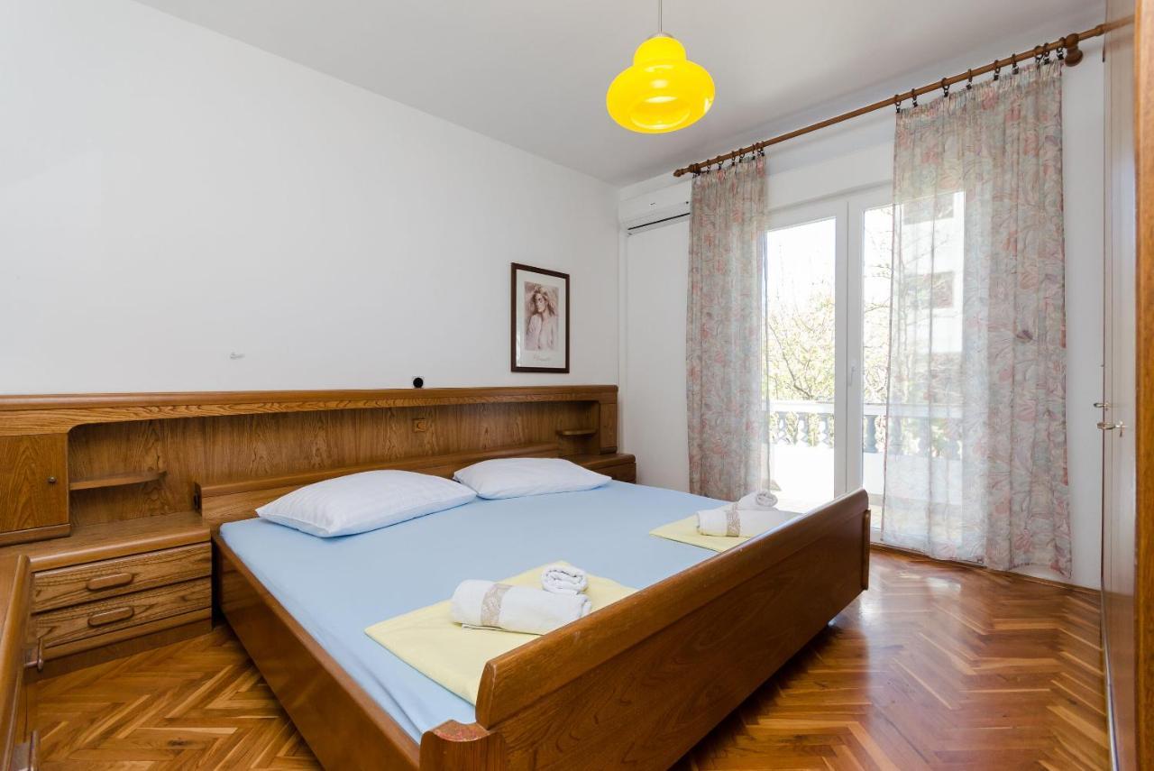 Banjol Apartments Slavica R מראה חיצוני תמונה