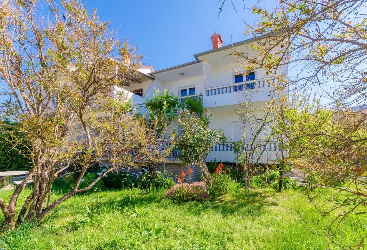Banjol Apartments Slavica R מראה חיצוני תמונה