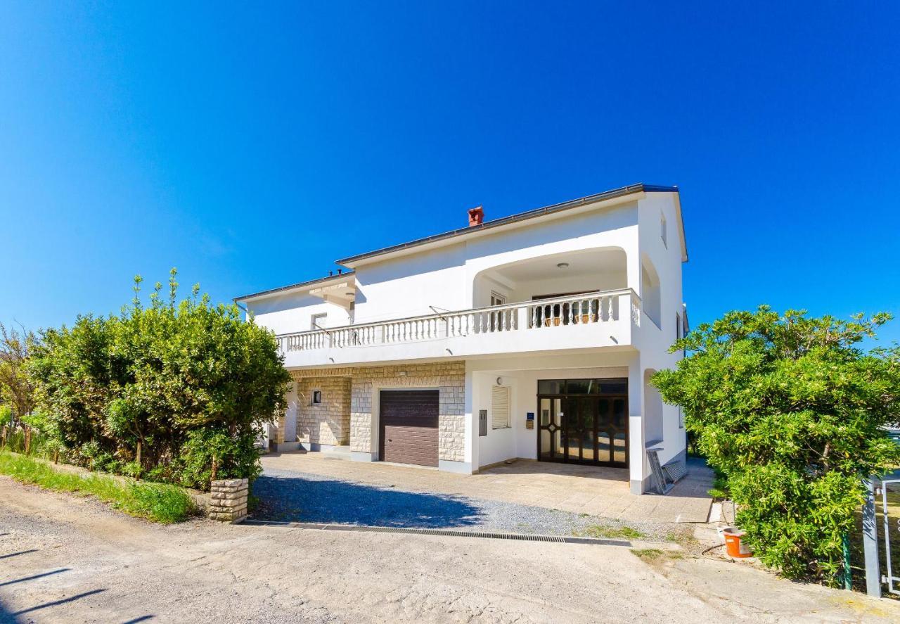 Banjol Apartments Slavica R מראה חיצוני תמונה