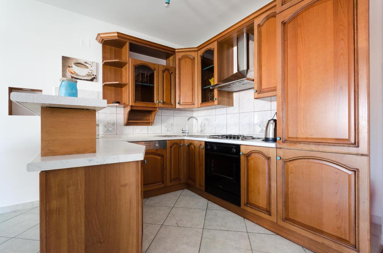Banjol Apartments Slavica R מראה חיצוני תמונה
