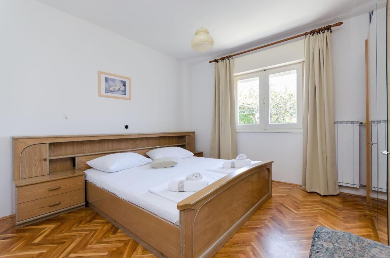 Banjol Apartments Slavica R מראה חיצוני תמונה