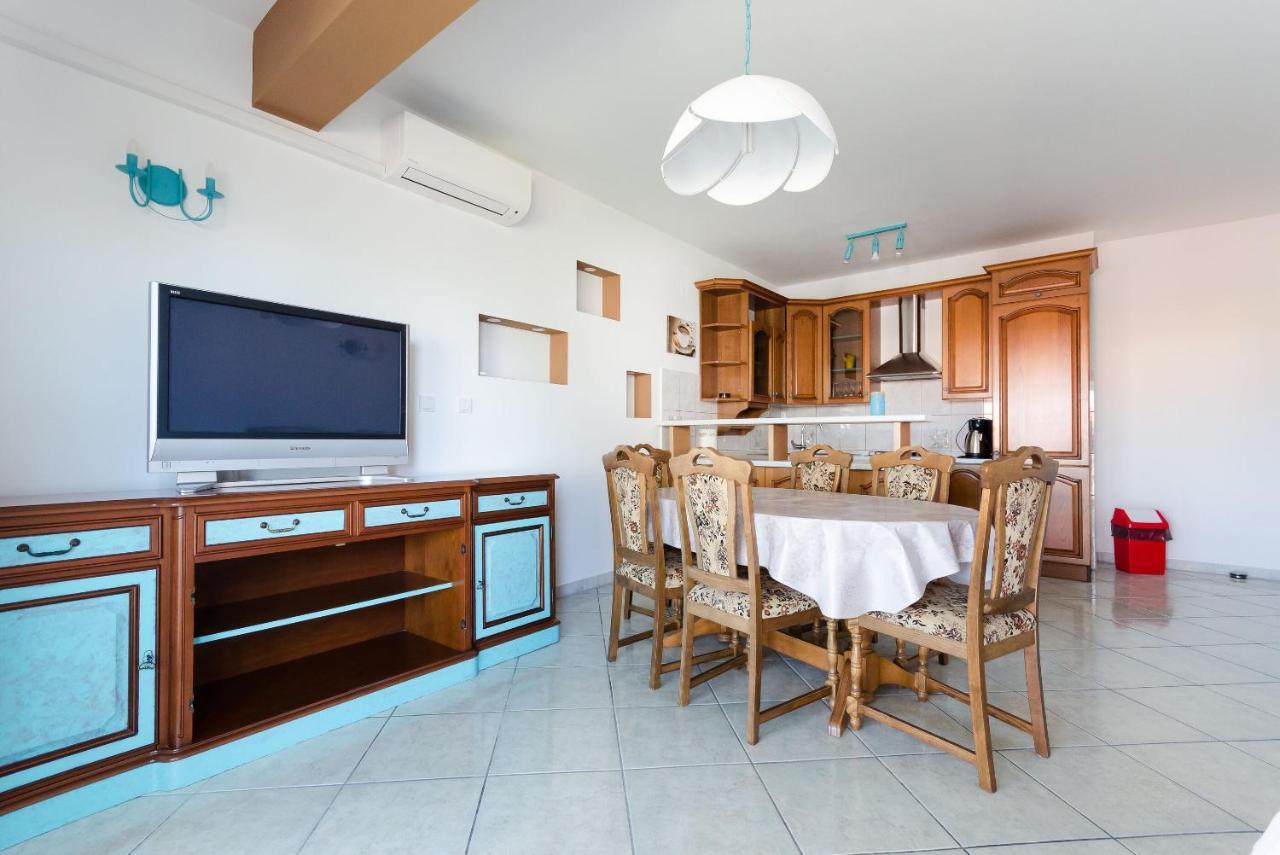 Banjol Apartments Slavica R מראה חיצוני תמונה