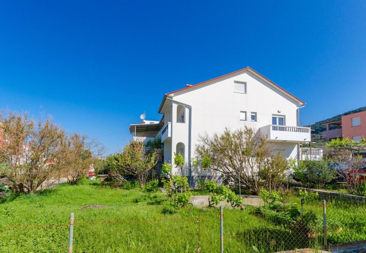 Banjol Apartments Slavica R מראה חיצוני תמונה