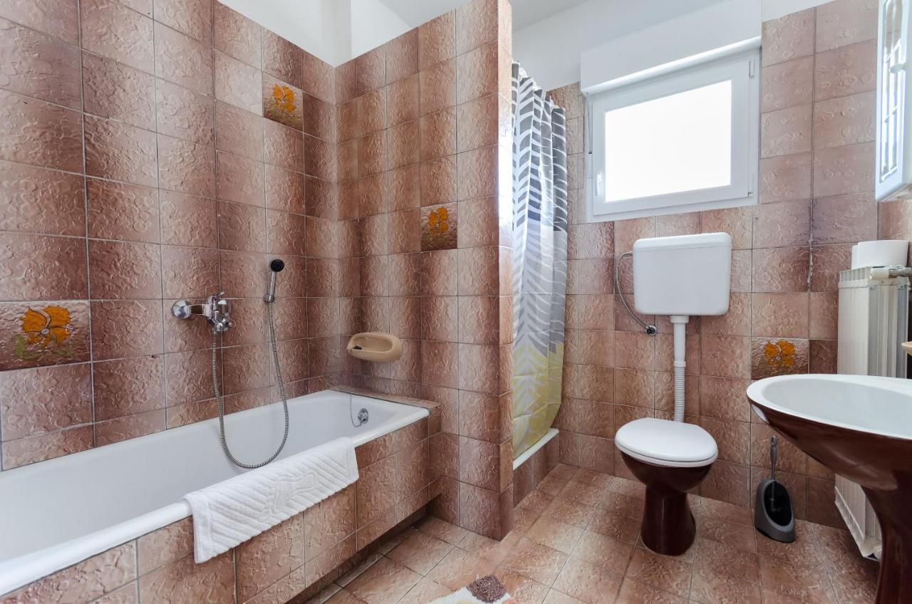 Banjol Apartments Slavica R מראה חיצוני תמונה