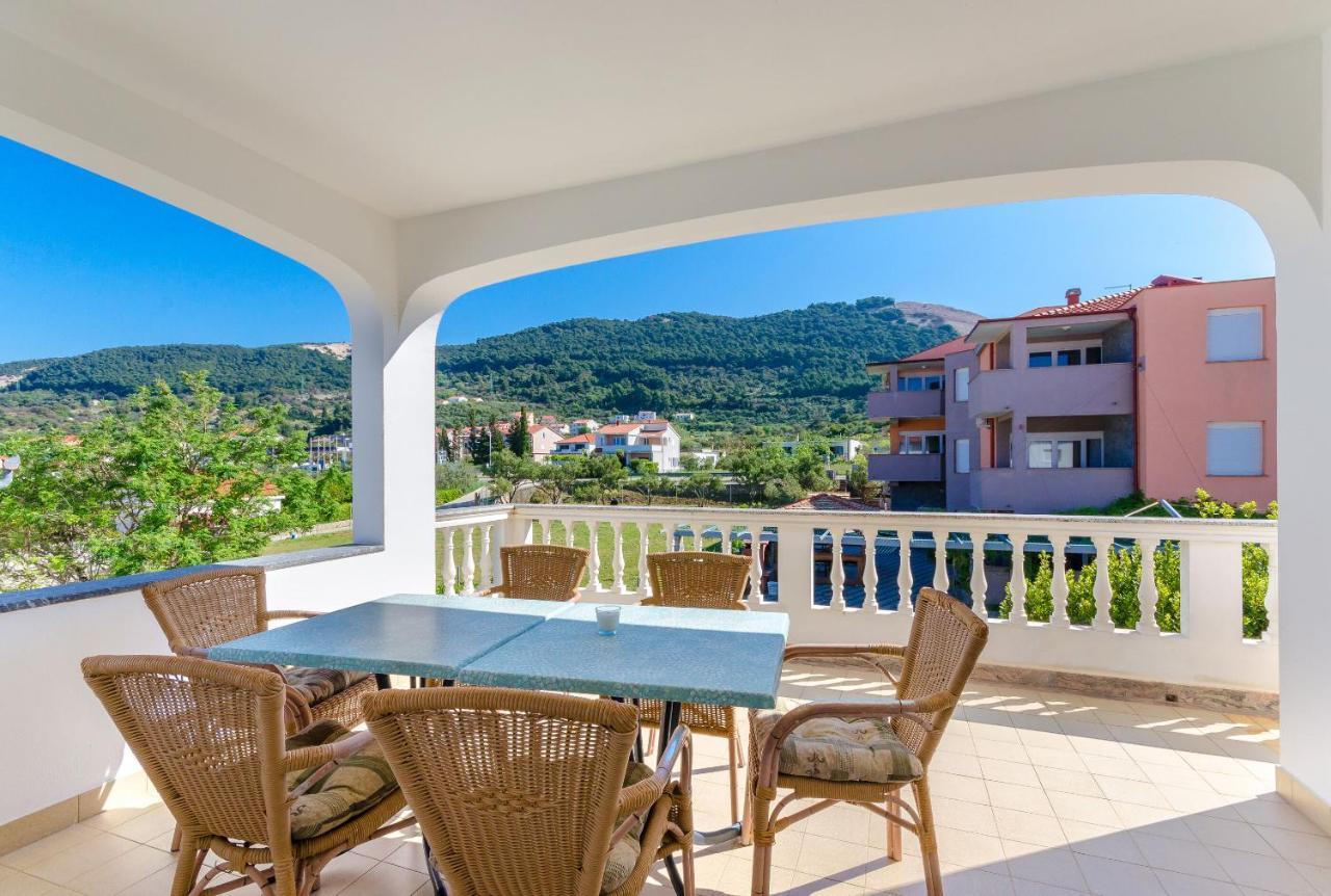 Banjol Apartments Slavica R מראה חיצוני תמונה