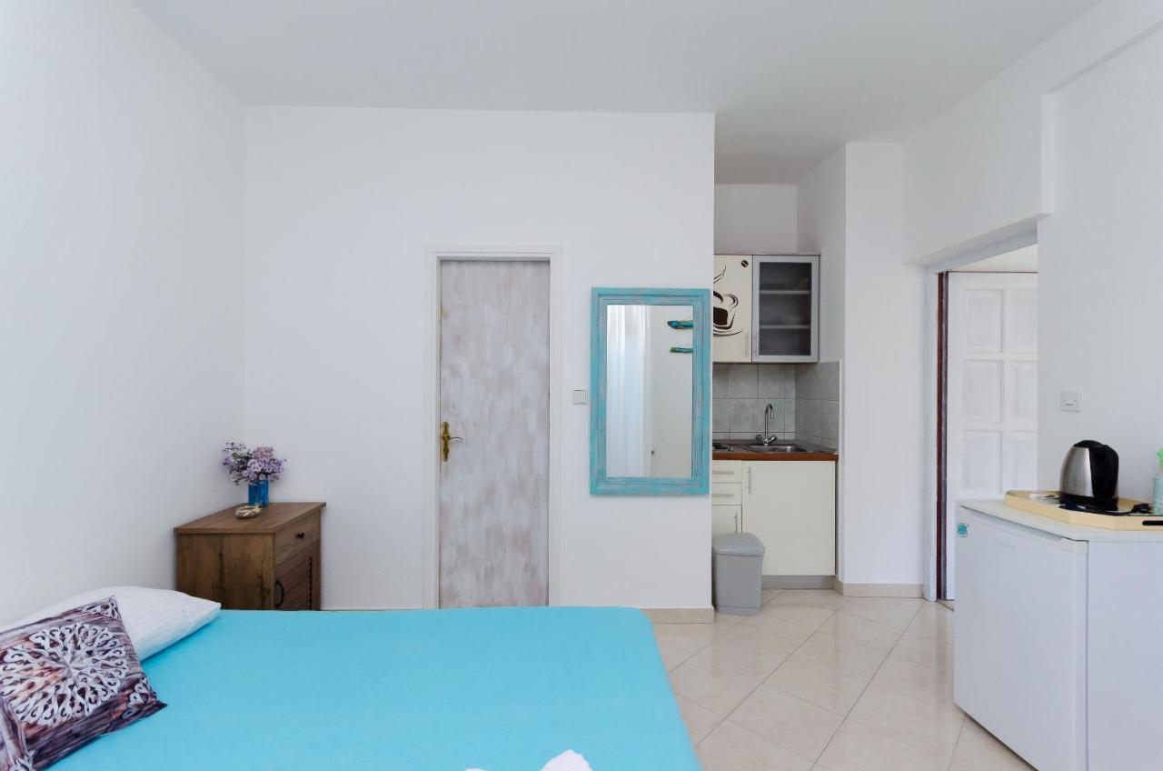 Banjol Apartments Slavica R מראה חיצוני תמונה