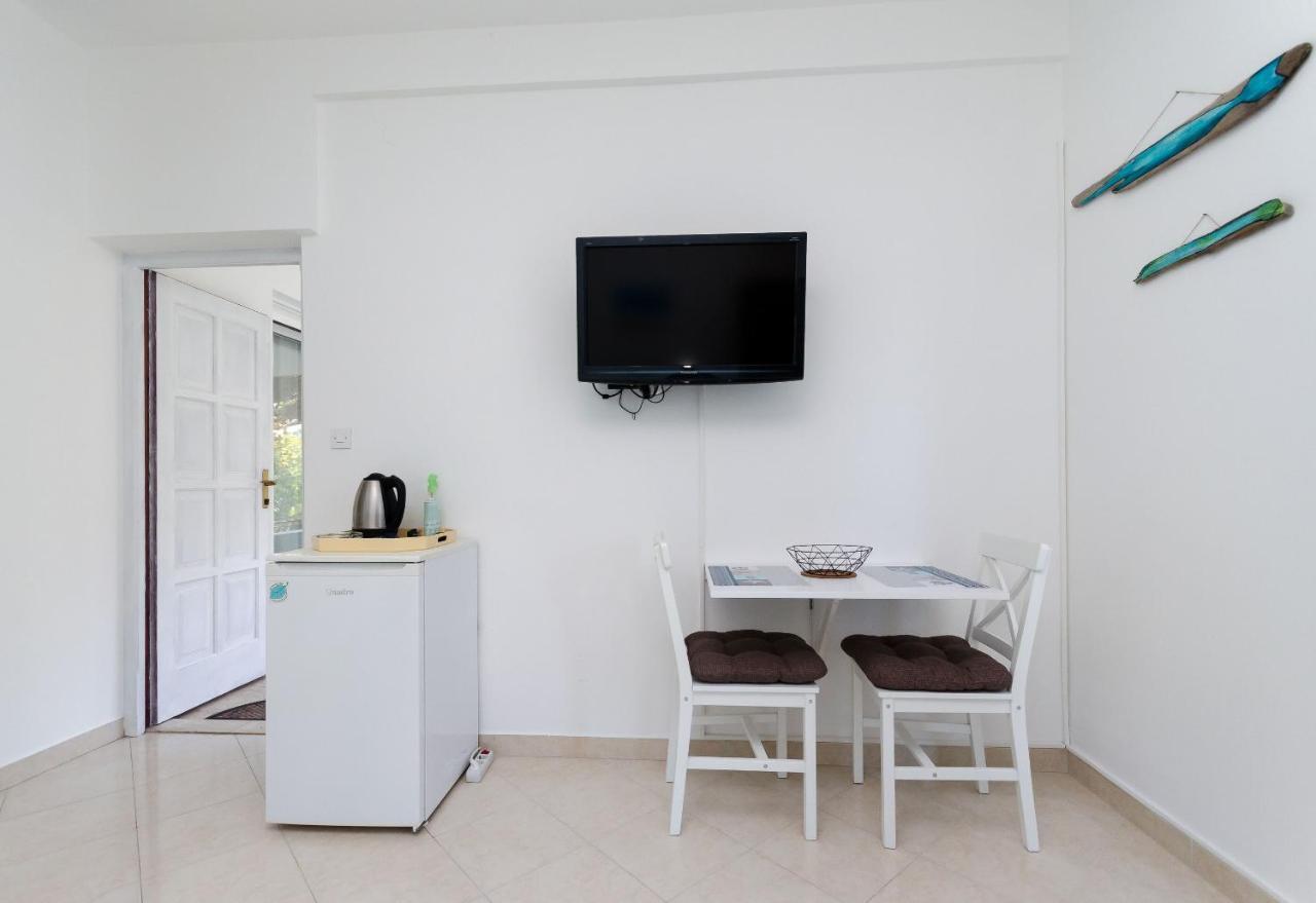 Banjol Apartments Slavica R מראה חיצוני תמונה