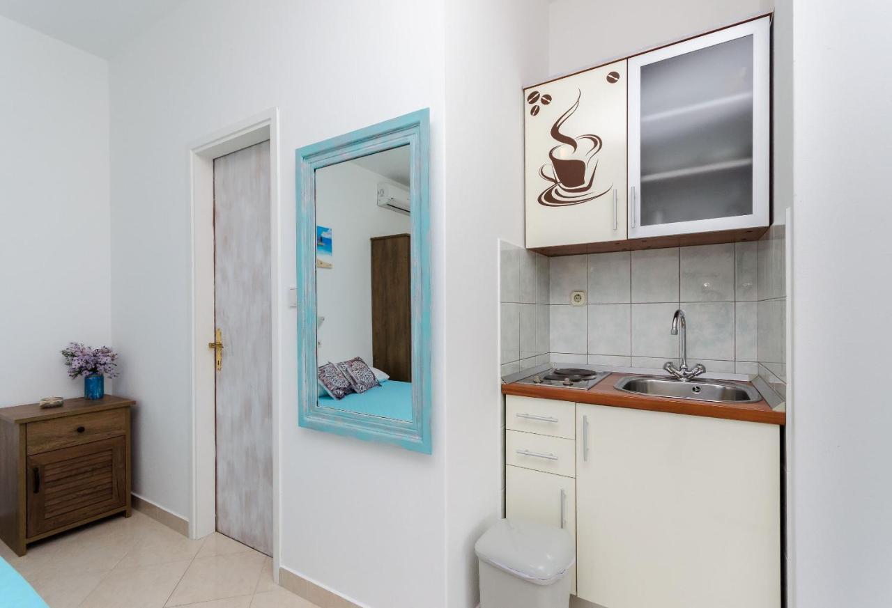 Banjol Apartments Slavica R מראה חיצוני תמונה
