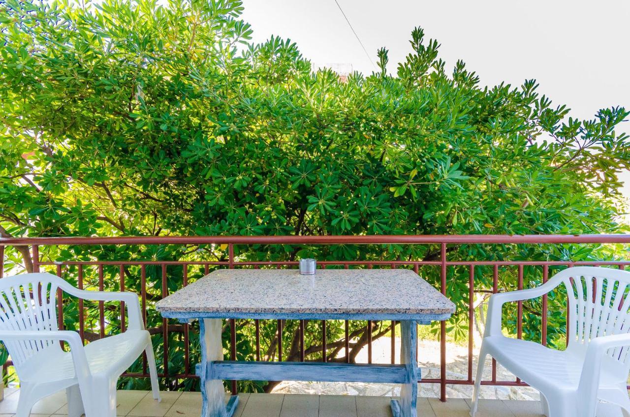 Banjol Apartments Slavica R מראה חיצוני תמונה