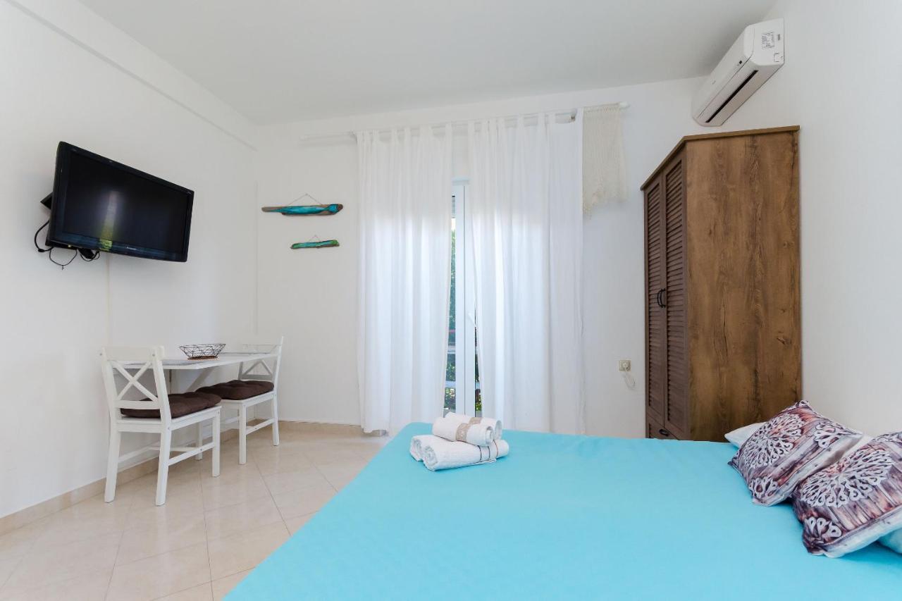 Banjol Apartments Slavica R מראה חיצוני תמונה