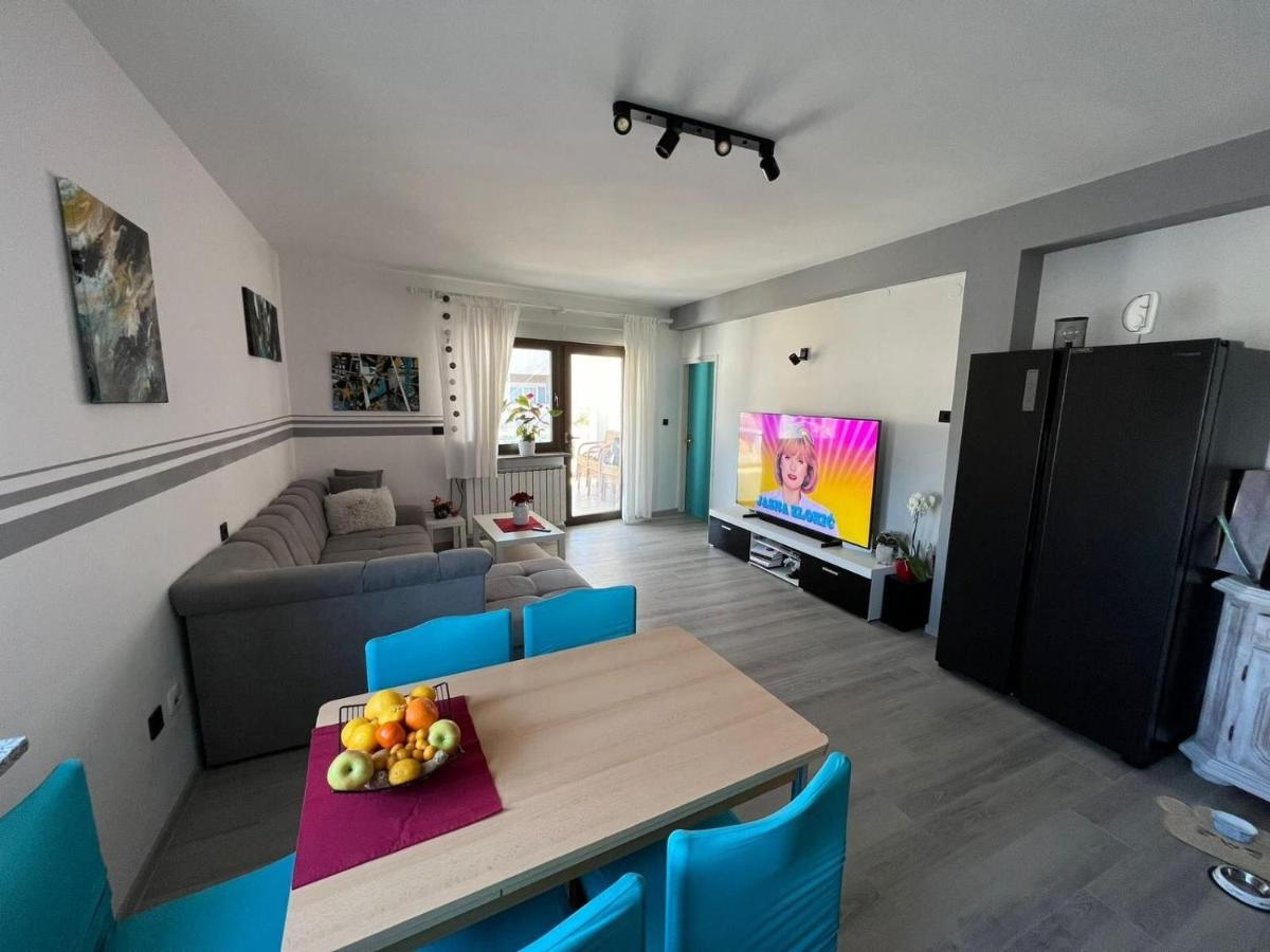 Banjol Apartments Slavica R מראה חיצוני תמונה